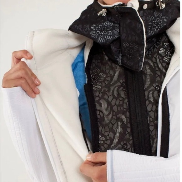 Lululemon Bundle Up White Jacket with Black Accents - Picture 13 of 16